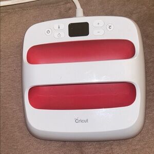 Cricut EasyPress Mini in White with Red Accents